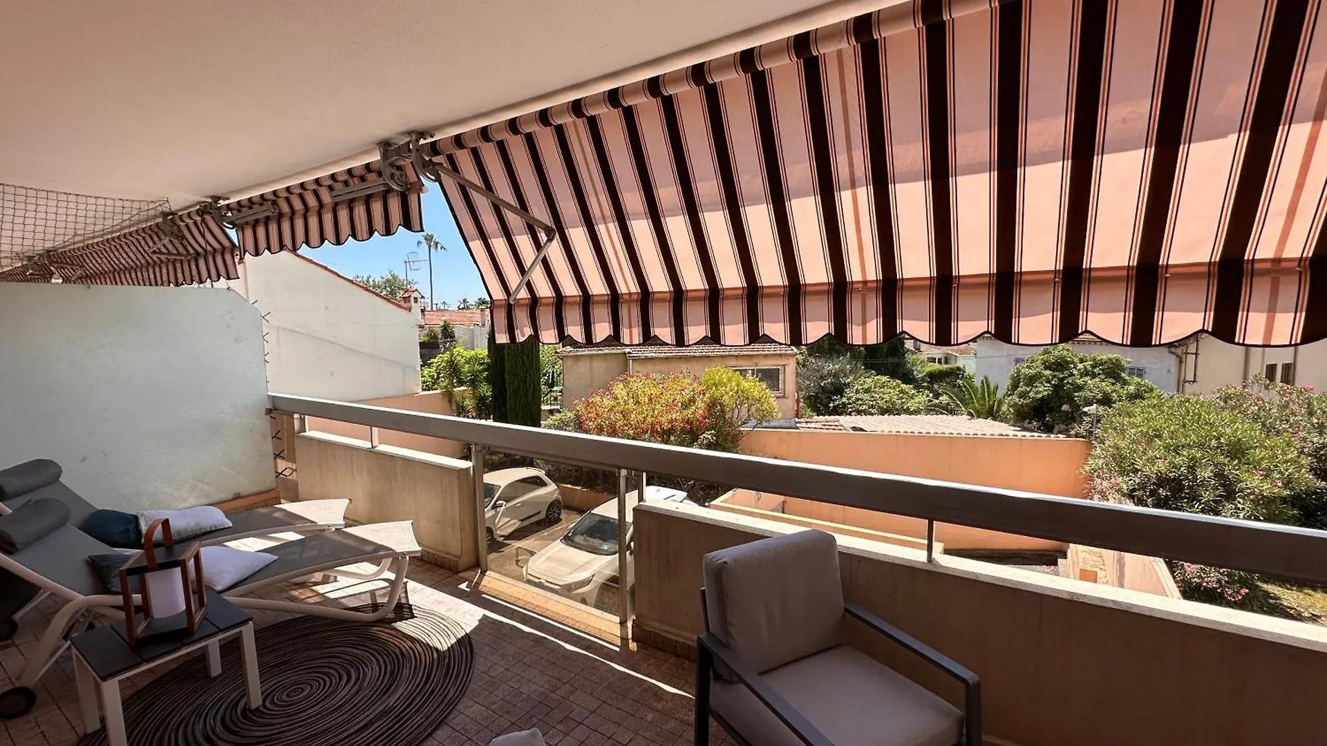 Apartment A 200M Des Plages Grand Studio Ouvrant Sur Tres Large Terrasse Juan-les-Pins France